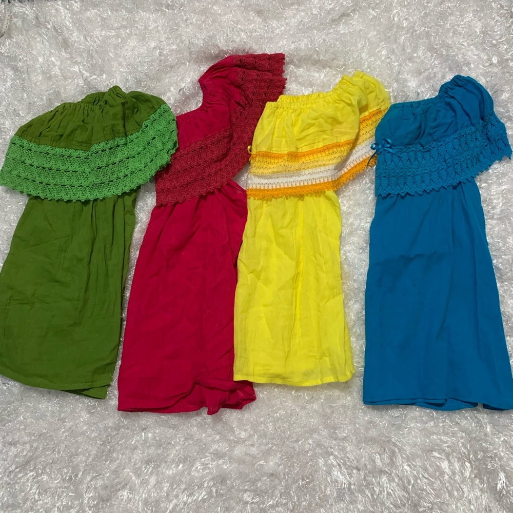 NWOT 4 Mexican tops size M